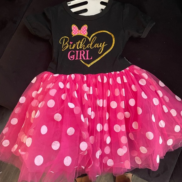 Dresses - Picture 4 of 6